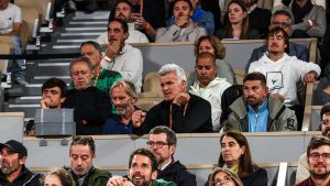 les frères Tsitsipas lourdement sanctionnés pour les excès de leur père