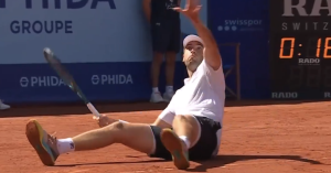 ATP – Gstaad, Vidéos > Le coup au sol exceptionnel du Français Quentin Halys