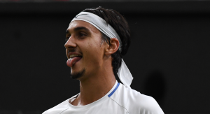 ATP – Umag > Poljicak (481e mondial) s&rsquo;en prend à Sonego : « Moi aussi j&rsquo;ai eu un début de crampe mais je n&rsquo;ai pas pleuré, je n&rsquo;ai rien dit à personne et j&rsquo;ai tenu bon. Il n&rsquo;a pas dit un mot pendant tout le match et à 4-2 dans le tie-break, il prend une minute pour appeler le physio »