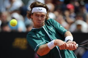 Andrey Rublev perd dès son entrée en lice à Bastad contre Thiago Agustin Tirante