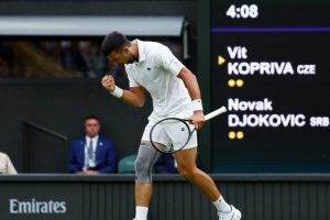 Après sa blessure au genou droit, Novak Djokovic réussit son retour à Wimbledon