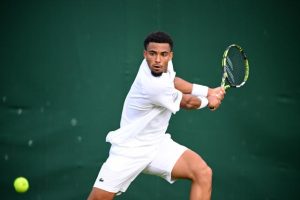 Arthur Fils défait Laslo Djere et se qualifie en quarts de finale à Hambourg