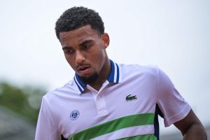 Arthur Fils écrase Sebastian Baez et va disputer sa première finale en ATP 500 à Hambourg