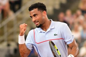 Arthur Fils réussit son retour sur terre battue après son beau parcours à Wimbledon