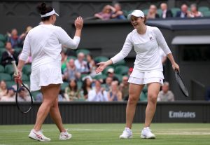 Ashleigh Barty remporte son match de double à Wimbledon