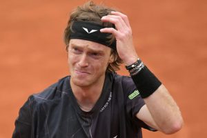 Battu d’entrée, Rublev s’enfonce encore dans la crise !