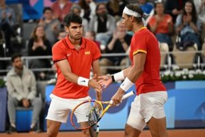 Carlos Alcaraz et Rafael Nadal passent le premier tour en double