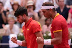 Carlos Alcaraz et Rafael Nadal s&rsquo;en sortent au super tie-break et rallient les quarts de finale des JO