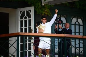 Carlos Alcaraz, vainqueur de Wimbledon : « Je veux m&rsquo;asseoir à la même table que les grands »