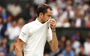 Daniil Medvedev a frôlé la disqualification à Wimbledon