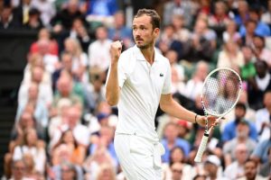 Daniil Medvedev prend sa revanche sur Jannik Sinner et retrouve les demi-finales de Wimbledon
