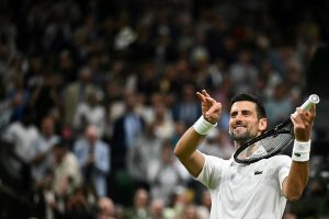 Djokovic bat sans problème Rune et se qualifie pour les quarts