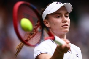 Elena Rybakina se joue d&rsquo;Elina Svitolina et rejoint le dernier carré
