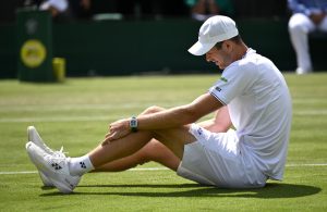 Hubert Hurkacz se fait opérer du genou dans l&rsquo;espoir d&rsquo;être prêt pour les JO
