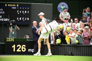 Jannik Sinner, éliminé en quarts de finale de Wimbledon : « Je ne me sentais pas bien »