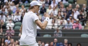 Jannik Sinner lâche un set mais bat Yannick Hanfmann – rts.ch