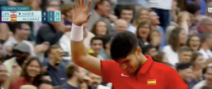 Jeux Olympiques, Vidéos > Alcaraz contourne le filet et remporte déjà le point du tournoi !