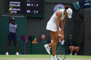 Madison Keys abandonne et laisse Jasmine Paolini atteindre les quarts de finale de Wimbledon