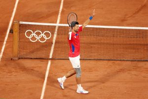 Novak Djokovic démarre son parcours aux JO sur les chapeaux de roue