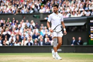 Novak Djokovic domine Lorenzo Musetti et rejoint Carlos Alcaraz en finale de Wimbledon