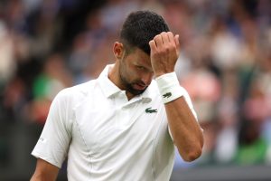 Novak Djokovic s&rsquo;en prend à son sponsor Lacoste