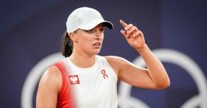 Paris 2024 – Tennis (F) : Swiatek écrase Parry, Krejcikova et Paolini passent aussi