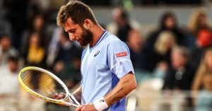 Paris 2024 – Tennis (H) : Moutet s&rsquo;en sort en trois manches pour son entrée en lice