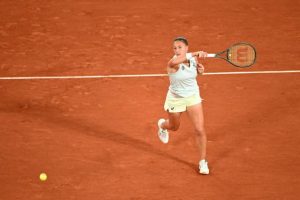 Qualifiée au deuxième tour du tournoi olympique, Diane Parry retrouve Iga Swiatek