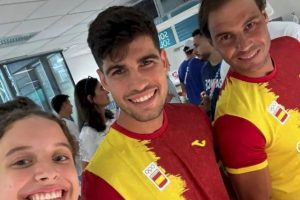 Rafael Nadal, star du village olympique auprès des athlètes