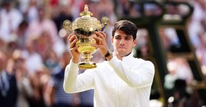 Tennis – Wimbledon (H) : Alcaraz domine Djokovic et conserve son titre