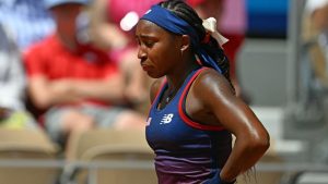 VIDEO. JO de Paris 2024- Tennis : « Ça n’arrive qu’à moi… » Coco Gauff en larmes, la porte-drapeau américaine craque en plein match et se fait éliminer