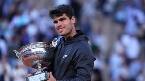 VIDEO. Tennis : une Tour Eiffel en tatouage sur sa jambe… L’Espagnol Carlos Alcaraz dévoile sa dernière folie