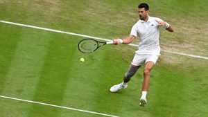 VIDEO. Wimbledon 2024 : quand le public du court central célèbre la qualification de l’Angleterre à l’Euro lors du match de Novak Djokovic