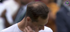 Vidéos, Wimbledon > Les larmes d&rsquo;Andy Murray, de sa femme et de sa maman lors de la cérémonie d&rsquo;adieu