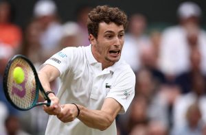 Wimbledon : Humbert finit par craquer contre Alcaraz et s’incline en quatre sets