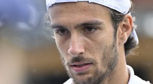Wimbledon > Lorenzo Musetti, avant sa demi-finale contre Novak Djokovic : « Le plus gros désavantage avec le revers à une main, c&rsquo;est sur le retour. À deux mains, c&rsquo;est quand même plus simple, et sur deuxième balle, c&rsquo;est mieux pour être plus offensif »