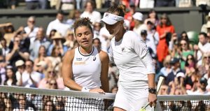 Wimbledon > Renzo Furlan, coach de Paolini : « Sa défaite en finale me rappelle celle de Pat Rafter en 2001 face à Goran Ivanisevic. Tous deux méritaient la victoire, tous deux sont morts sur le court. Pourtant, Rafter va au filet et serre la main d&rsquo;Ivanisevic, le sourire aux lèvres »