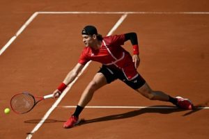 Zizou Bergs éliminé par Stefanos Tsitsipas au premier tour du tournoi olympique