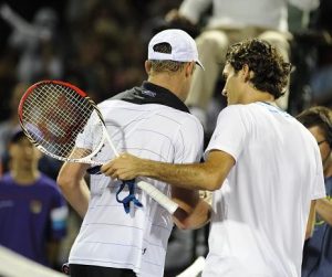 ATP > Andy Roddick sur ses finales perdues face à Federer : « Personne n&rsquo;aime Roger de toute façon… Cela étant dit, je pense que nous l&rsquo;autoriserions toujours à venir sur mon podcast. Il peut bien faire ça pour moi pour tous les titres dont il m&rsquo;a privé »
