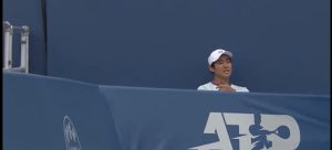 ATP – Cincinnati > Le très calme Nishioka pète carrément un câble et refuse de jouer…