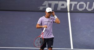ATP – Miami > Nishioka sur le match très tendu entre Moutet et Tabilo : « Les fans sud-américains et européens utilisent souvent des termes racistes, des gros mots et sont très agressifs envers les joueurs. Je trouve vraiment dommage que les arbitres ne contrôlent pas cela »