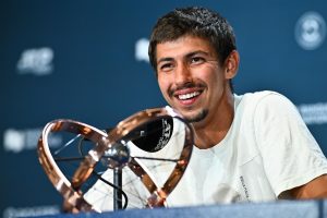 Alexei Popyrin remporte le tire en écrasant Andrey Rublev