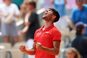 Carlos Alcaraz écrase Felix-Auger Aliassime et file en finale