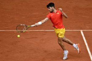 Carlos Alcaraz expéditif pour se qualifier pour la finale