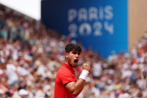 Carlos Alcaraz rejoint la liste exclusive des plus jeunes demi-finalistes des JO
