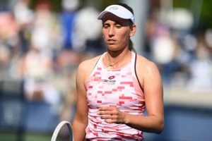 Elise Mertens renverse Kudermetova grâce à son « expérience » pour filer au 2e tour