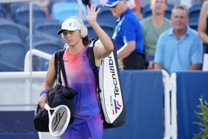 Iga Swiatek avance à petits pas à Cincinnati avec l&rsquo;US Open en ligne de mire