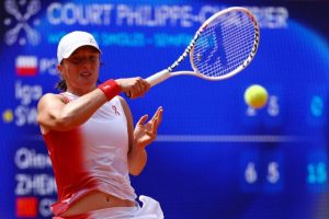 Iga Swiatek éliminée en demi-finales des JO de Paris 2024 par à la Chinoise Qinwen Zheng