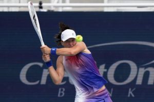 Iga Swiatek surclasse Marta Kostyuk et file en quarts de finale à Cincinnati