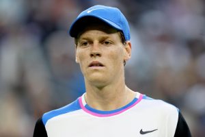Jannik Sinner se fait critiquer de toutes parts pour ses contrôles de dopage positifs
